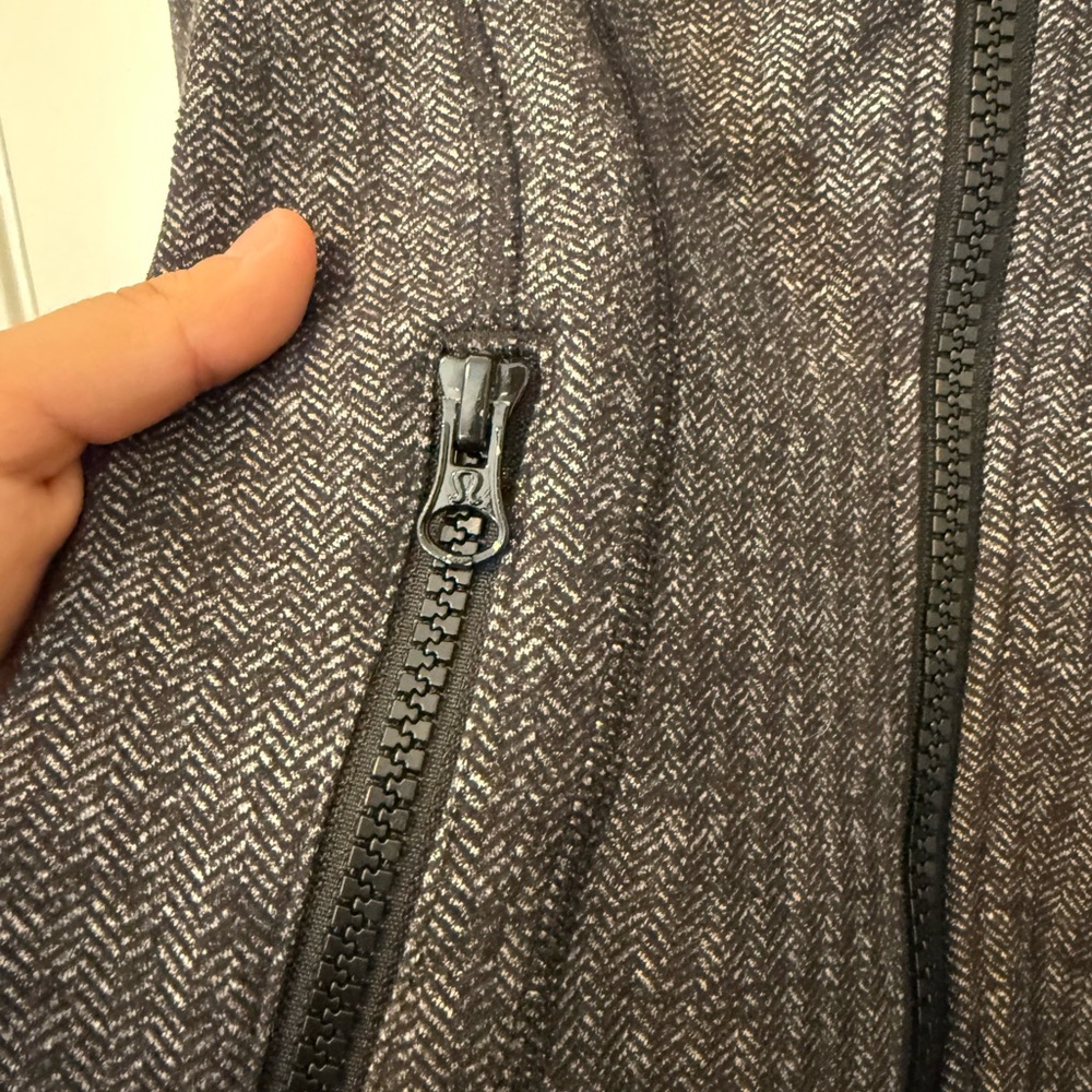 Lululemon Define Jacket in Heathered Herringbone Black Grey Size 4 - Picture 6 of 11